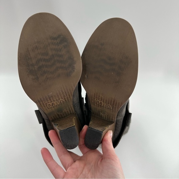 MIA Jeri midcalf womens Boots size 6.5 gray faux leather spat western - Picture 7 of 14